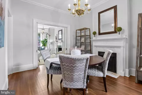 Dining - 304 A St SE, Washington, DC 20003 photo 3 of 3