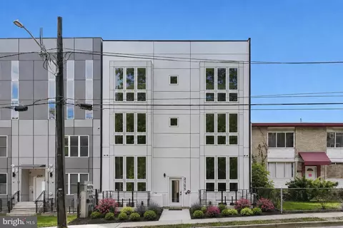 2105 M St NE #5, Washington, DC 20002