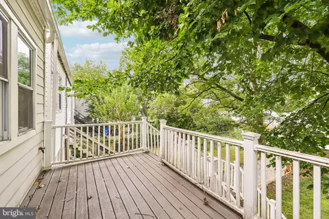 Exterior - 426 18th NE #3, Washington, DC 20002 photo 3 of 10