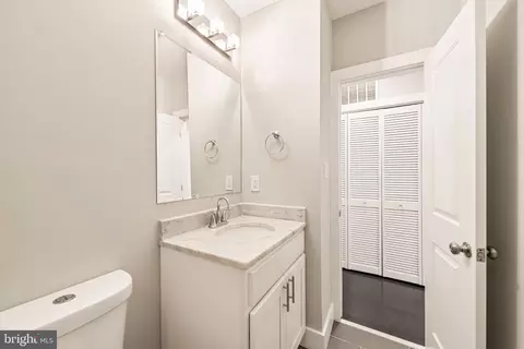 Entry Way - 426 18th NE #3, Washington, DC 20002 photo 4 of 6
