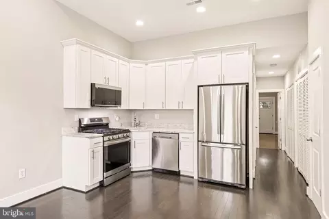 Entry Way - 426 18th NE #3, Washington, DC 20002 photo 2 of 6
