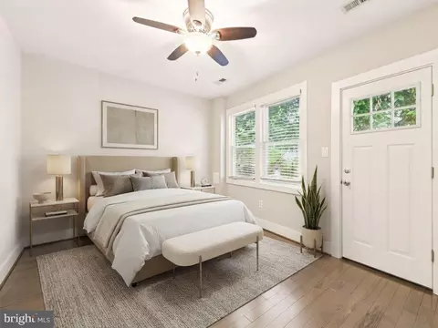 Bedroom - 426 18th NE #3, Washington, DC 20002 photo 3 of 3