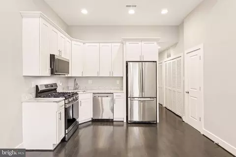 Entry Way - 426 18th NE #3, Washington, DC 20002 photo 3 of 6