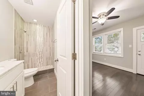 Entry Way - 426 18th NE #3, Washington, DC 20002 photo 5 of 6