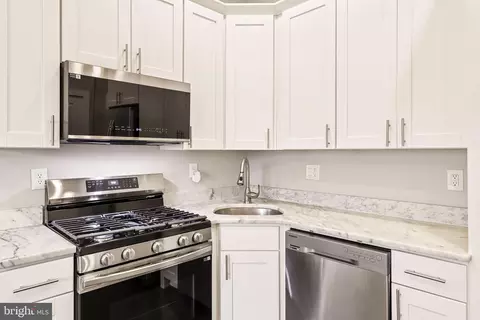 Kitchen - 426 18th NE #3, Washington, DC 20002 photo 1 of 2