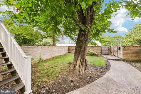 Exterior - 426 18th NE #3, Washington, DC 20002 photo 6 of 10