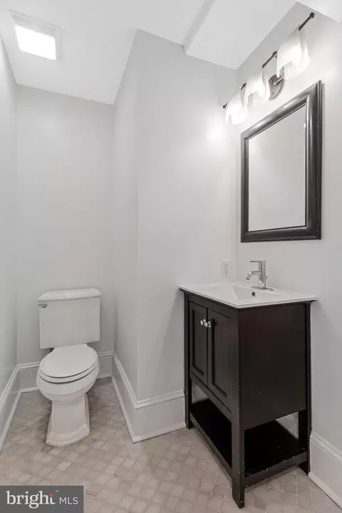 Bath - 629 4th St NE #1, Washington, DC 20002 photo 1 of 3