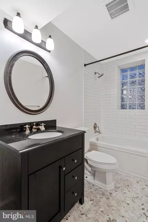 Bath - 629 4th St NE #1, Washington, DC 20002 photo 3 of 3