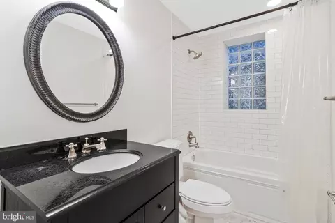 Bath - 629 4th St NE #1, Washington, DC 20002 photo 2 of 3