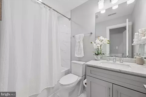 Bath - 1632 K St NE #3, Washington, DC 20002 photo 2 of 2
