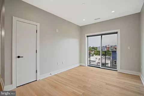 Bedroom - 1016 17th Pl NE #305, Washington, DC 20002 photo 3 of 8