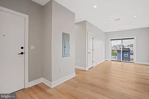 Living - 1016 17th Pl NE #305, Washington, DC 20002 photo 4 of 5
