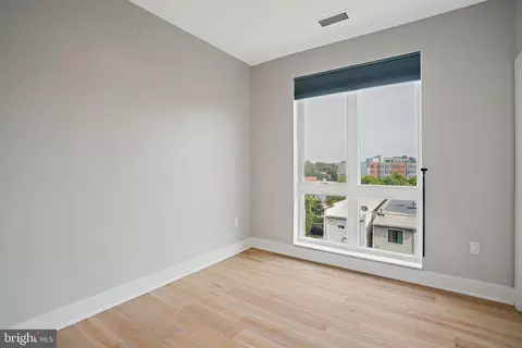 Bedroom - 1016 17th Pl NE #305, Washington, DC 20002 photo 4 of 8