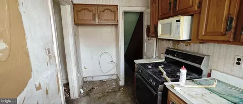Entry Way - 213 Bryant St NE, Washington, DC 20002 photo 2 of 17