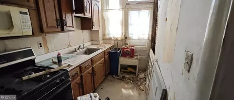 Entry Way - 213 Bryant St NE, Washington, DC 20002 photo 3 of 17