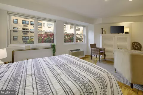 Bedroom - 1801 Clydesdale Pl NW #417, Washington, DC 20009 photo 2 of 3