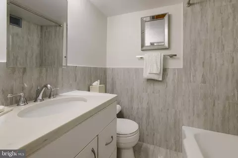 Bath - 1801 Clydesdale Pl NW #417, Washington, DC 20009 photo 2 of 2