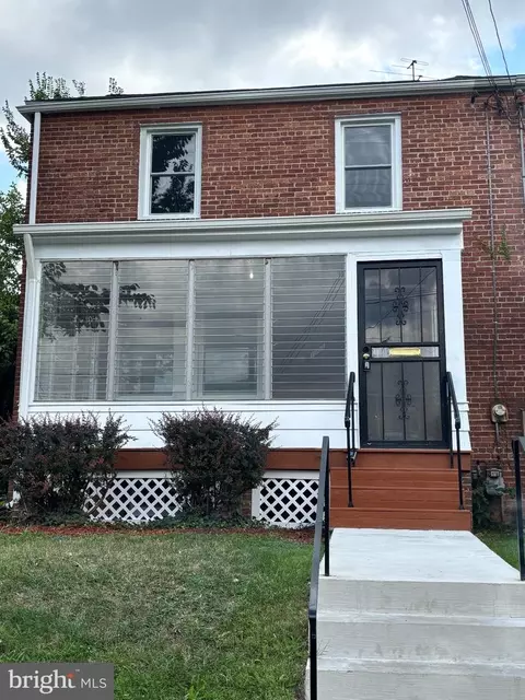 1903 R St SE, Washington, DC 20020