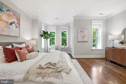 Bedroom - 1541 T St NW, Washington, DC 20009 photo 3 of 10