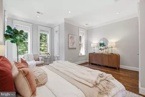 Bedroom - 1541 T St NW, Washington, DC 20009 photo 4 of 10