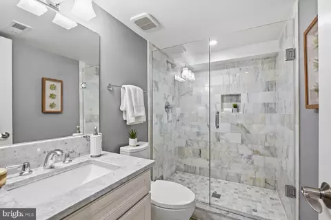Bath - 1541 T St NW, Washington, DC 20009 photo 5 of 6
