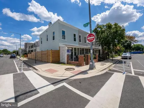 633 18th St NE, Washington, DC 20002