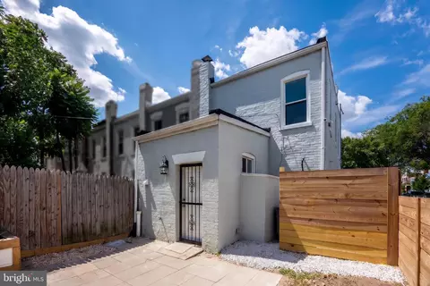 Exterior - 633 18th St NE, Washington, DC 20002 photo 3 of 5