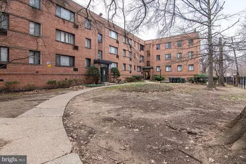 4733 1st St SW #301, Washington, DC 20032