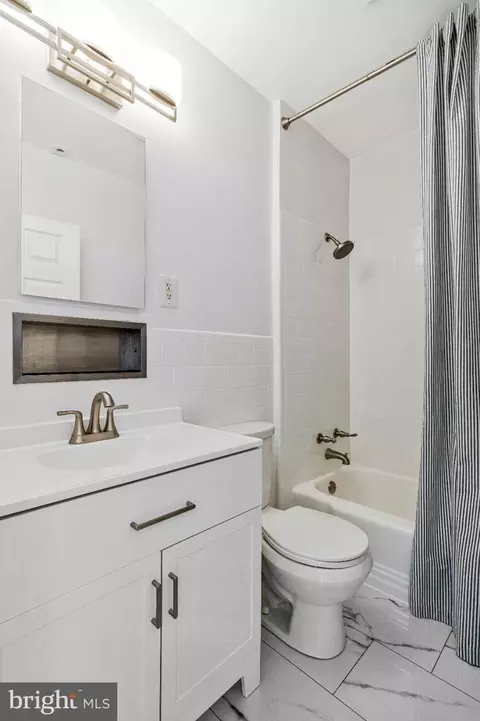 Bath - 1222 Owen Pl NE, Washington, DC 20002 photo 2 of 3