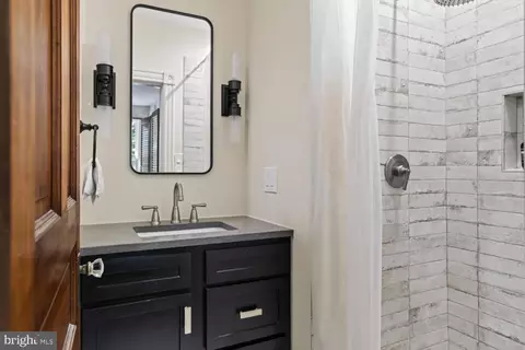 Bath - 104 13th St NE, Washington, DC 20002 photo 2 of 3