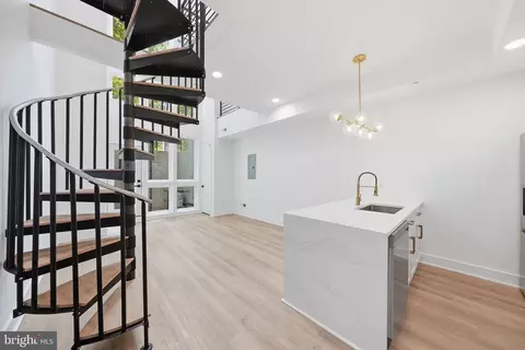 Entry Way - 2105 M St NE #1, Washington, DC 20002 photo 6 of 8