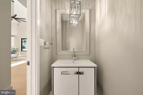 Entry Way - 8165 E Beach Dr NW, Washington, DC 20012 photo 2 of 5