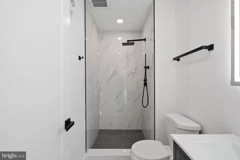 Bath - 2105 M St NE #4, Washington, DC 20002 photo 1 of 2