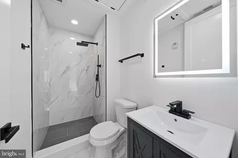 Bath - 2105 M St NE #4, Washington, DC 20002 photo 2 of 2