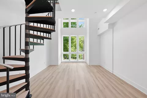 Living - 2105 M St NE #7, Washington, DC 20002 photo 1 of 4