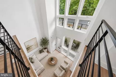 Entry Way - 2105 M St NE #7, Washington, DC 20002 photo 1 of 15