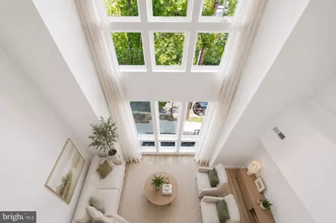 Entry Way - 2105 M St NE #7, Washington, DC 20002 photo 2 of 15