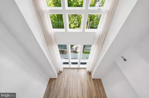 Entry Way - 2105 M St NE #7, Washington, DC 20002 photo 4 of 15