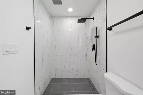 Bath - 2105 M St NE #7, Washington, DC 20002 photo 1 of 2