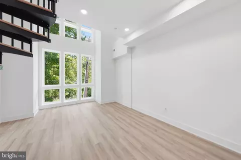 Living - 2105 M St NE #7, Washington, DC 20002 photo 2 of 4