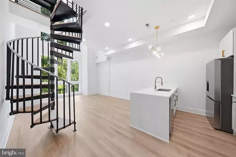 Entry Way - 2105 M St NE #7, Washington, DC 20002 photo 5 of 15