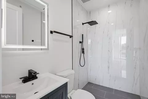 Bath - 2105 M St NE #9, Washington, DC 20002 photo 1 of 2