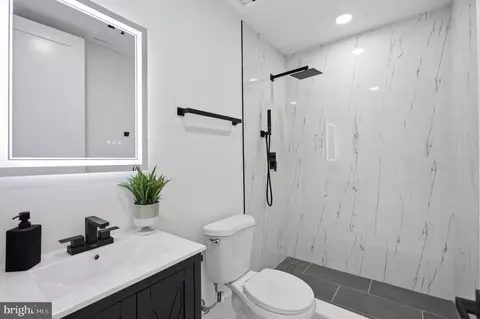 Bath - 2105 M St NE #10, Washington, DC 20002 photo 1 of 3