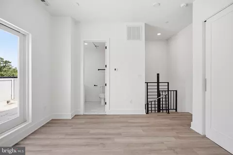 Entry Way - 2105 M St NE #PH1, Washington, DC 20002 photo 4 of 4