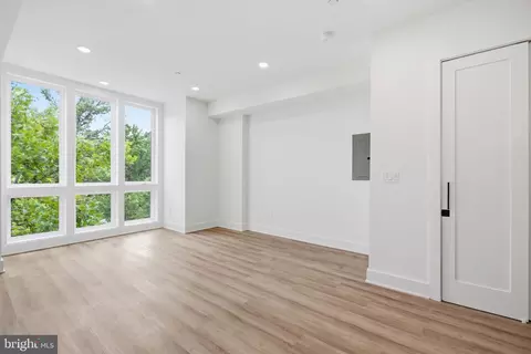 Living - 2105 M St NE #PH1, Washington, DC 20002 photo 3 of 6