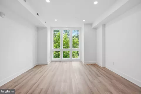 Living - 2105 M St NE #PH1, Washington, DC 20002 photo 4 of 6