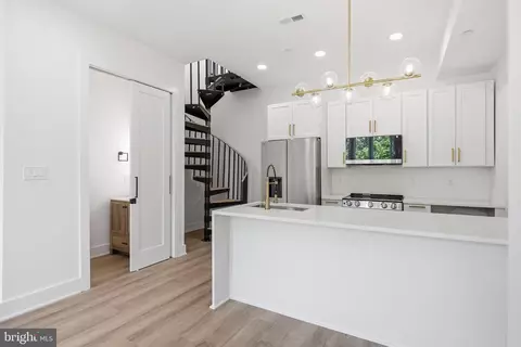 Entry Way - 2105 M St NE #PH1, Washington, DC 20002 photo 2 of 4
