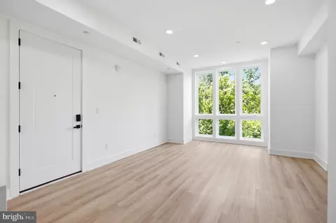 Living - 2105 M St NE #PH1, Washington, DC 20002 photo 6 of 6