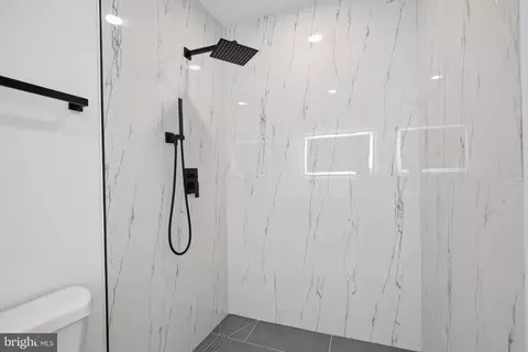 Bath - 2105 M St NE #PH3, Washington, DC 20002 photo 2 of 2