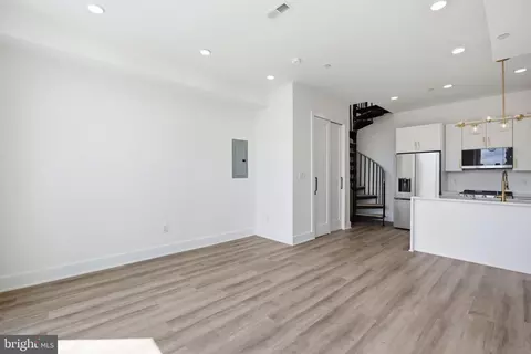 Living - 2105 M St NE #PH3, Washington, DC 20002 photo 5 of 6